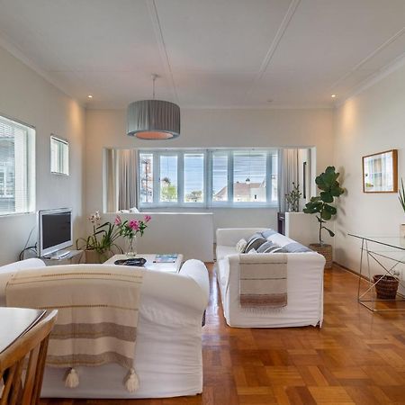 Portswood Mews - Chic White Studio Apartment Green Point Cape Town Exterior photo