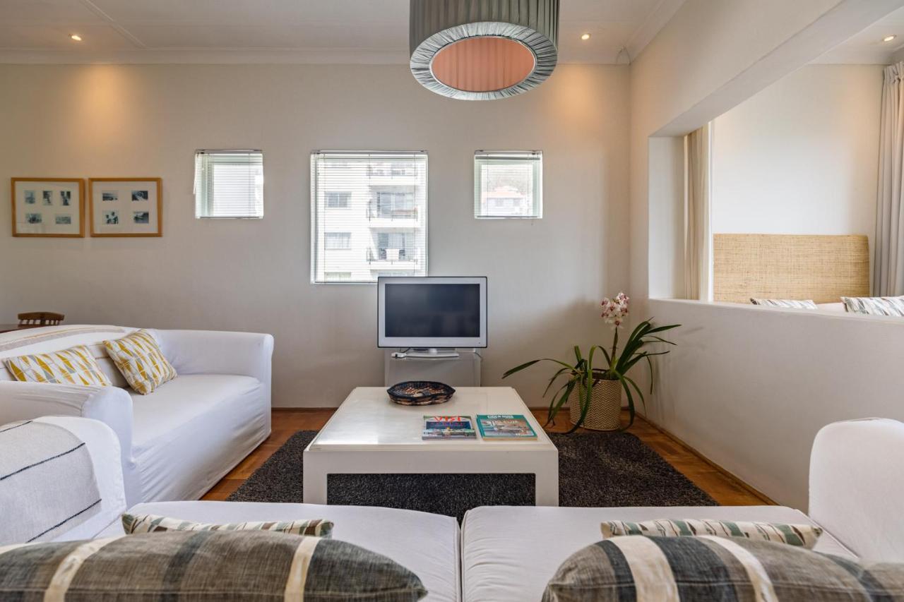 Portswood Mews - Chic White Studio Apartment Green Point Cape Town Exterior photo