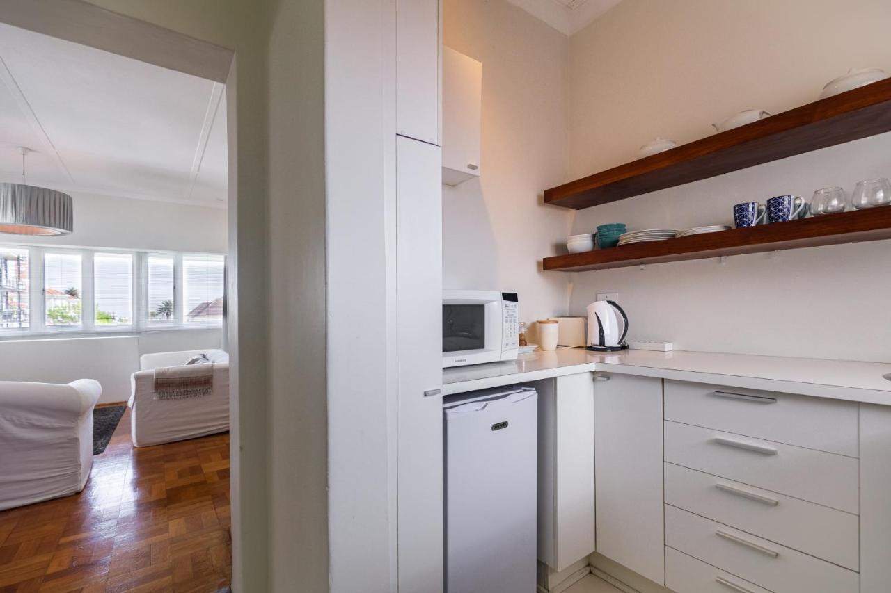 Portswood Mews - Chic White Studio Apartment Green Point Cape Town Exterior photo